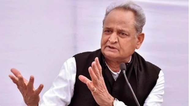 PM मोदी पर गहलोत का हमला-फ्लाइट वालों को 4 दिन का वक्त दिया, मजदूरों से किया भेदभाव