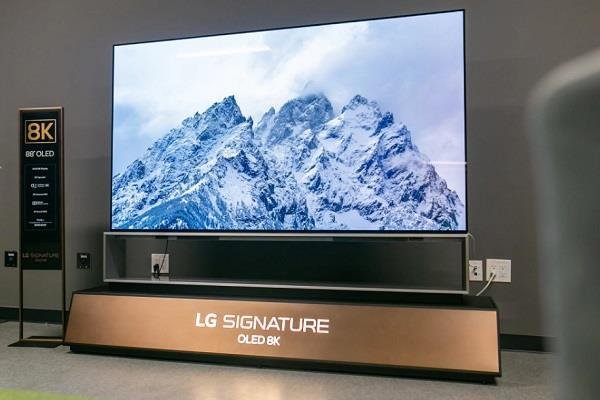 LG ने पेश किया अपना सबसे बड़ा OLED TV